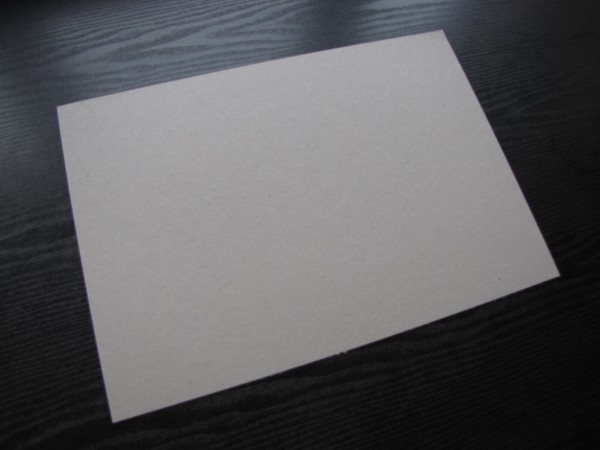 Tektura 0,5 mm szara, jednostronnie powlekana (biała); format A3+